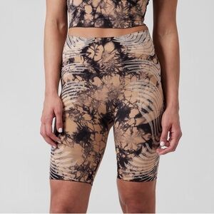 NWT Athleta Motivate Seamless Shorts - Biker/Spandex, Sz XXS, Tan/Black Tie Dye